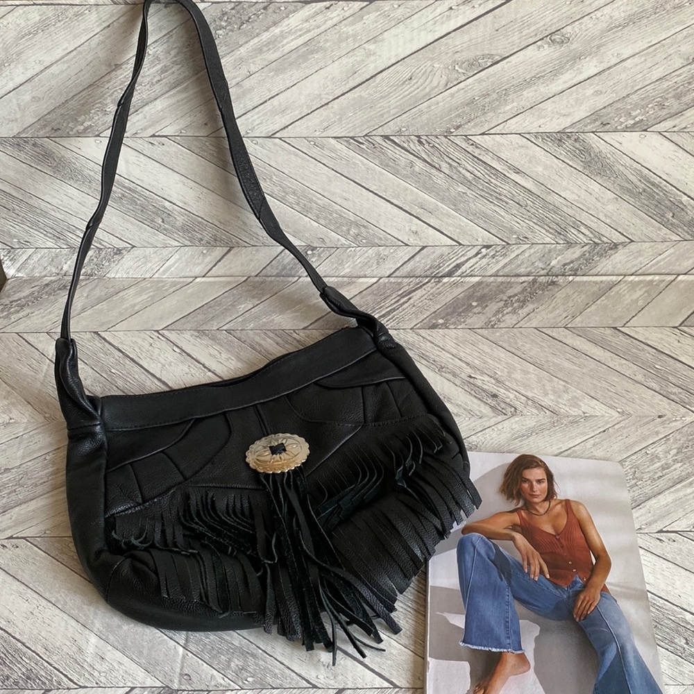 GENUINE LEATHER shoulder bag color black